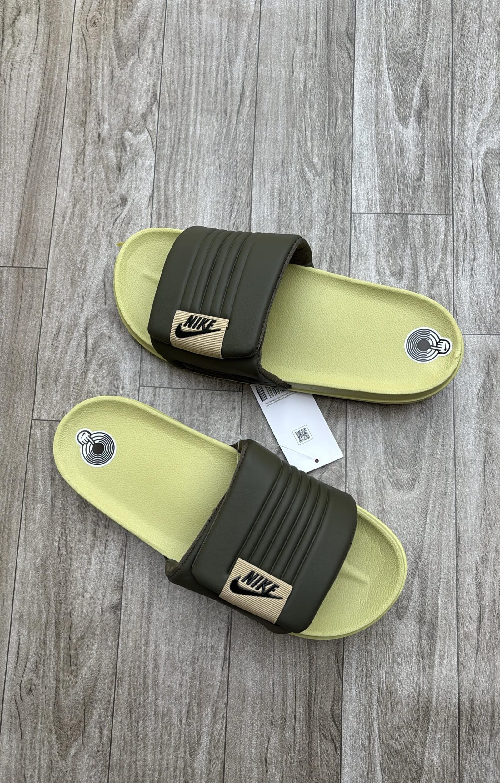 NIKE Adjustable Slides Pista green
