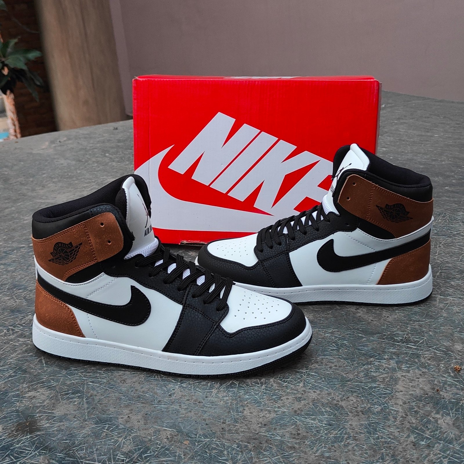 Jordan 1's High Brown Black