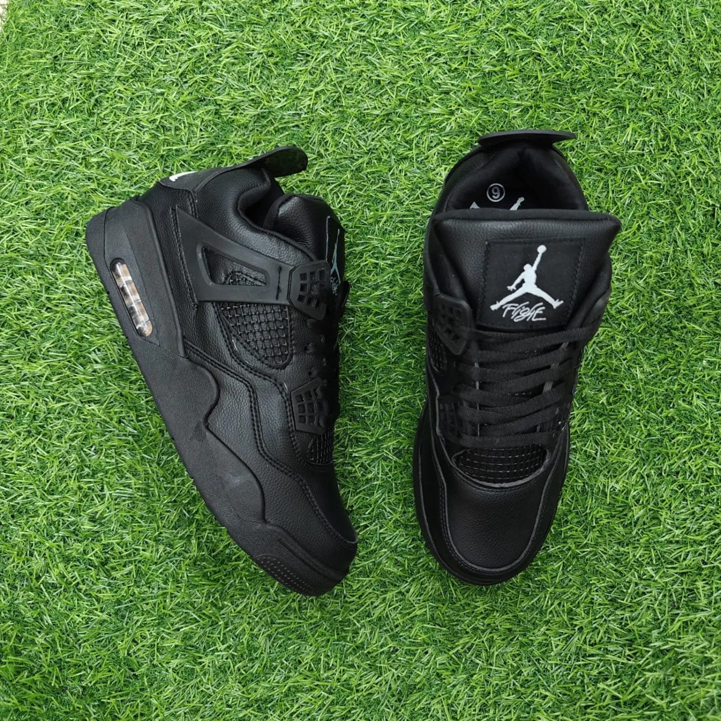 Retro 4's Full Black